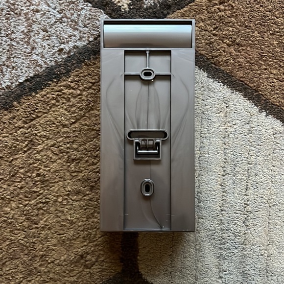 Dyson Wall Mounted Charger - Picture 5 of 8